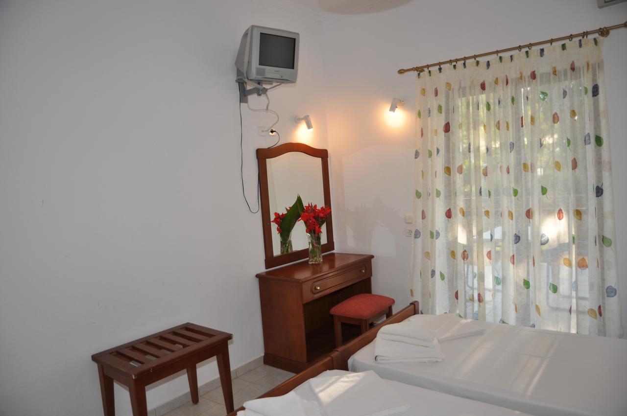 Hotel Dougas Arkúdi Kültér fotó