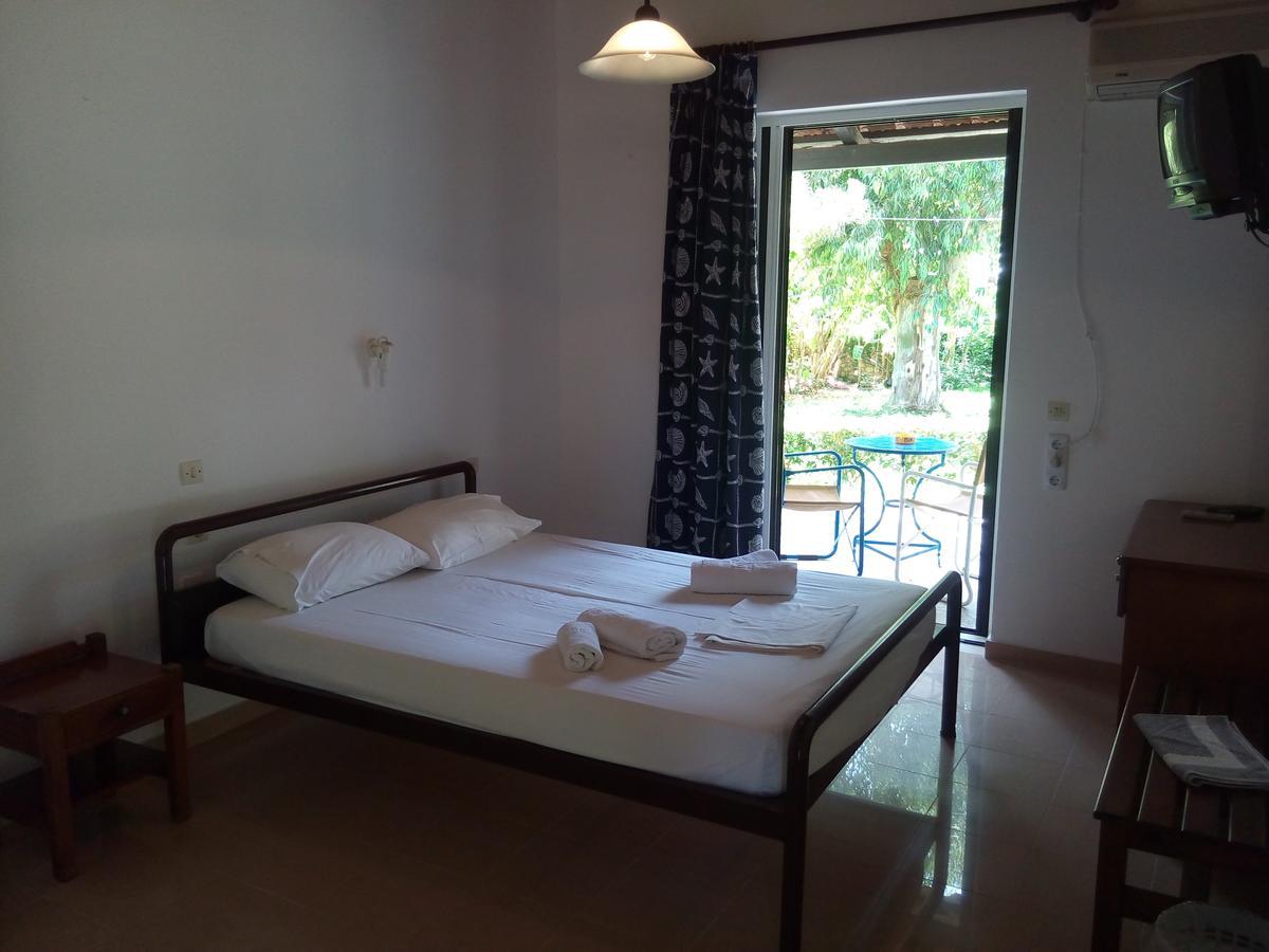 Hotel Dougas Arkúdi Kültér fotó